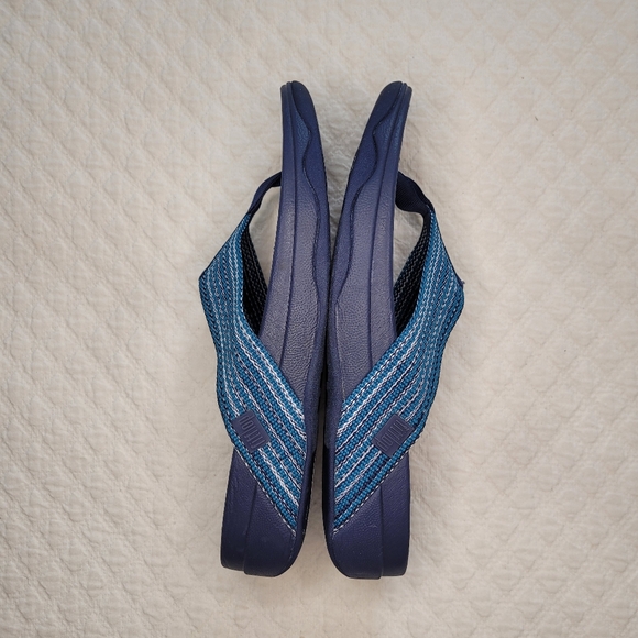 Fitflop Women's 10 Blue Flip Flops - Picture 5 of 10